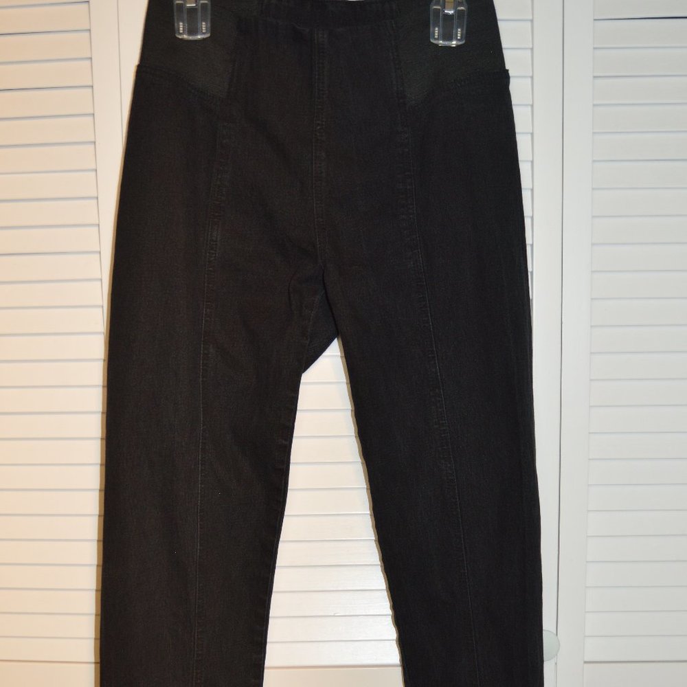 DG2 Black jegging with an elastic cinched waistband, size medium.
